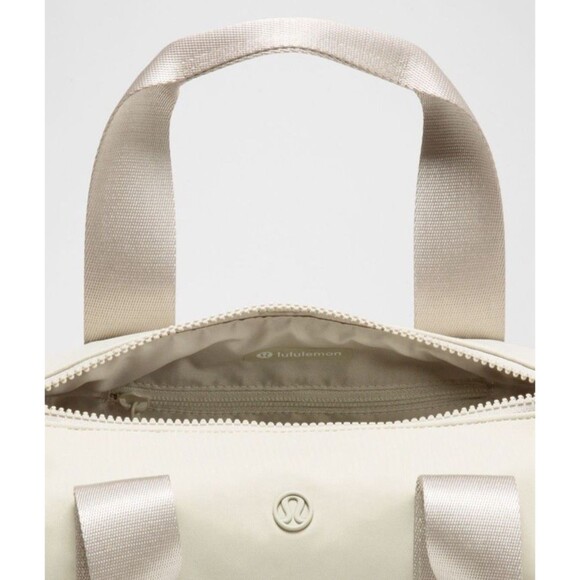 Lululemon Knit Nylon Mini Barrel Duffel Bag 5L Black, Pink or Raw Linen - Picture 12 of 12